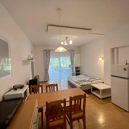 Sosnowy Apartment Józefów